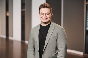 Portrait Lukas Regenbogen