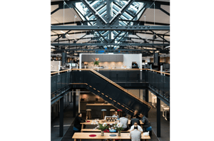 Modernes Büro in Industriedesign